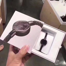 智能穿戴新宠 美国直邮MK纯黑珍珠母贝面运动手环礼盒装评测