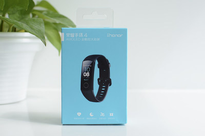 荣耀手环4使用评测 全触控彩屏，运动更出彩的智能手镯